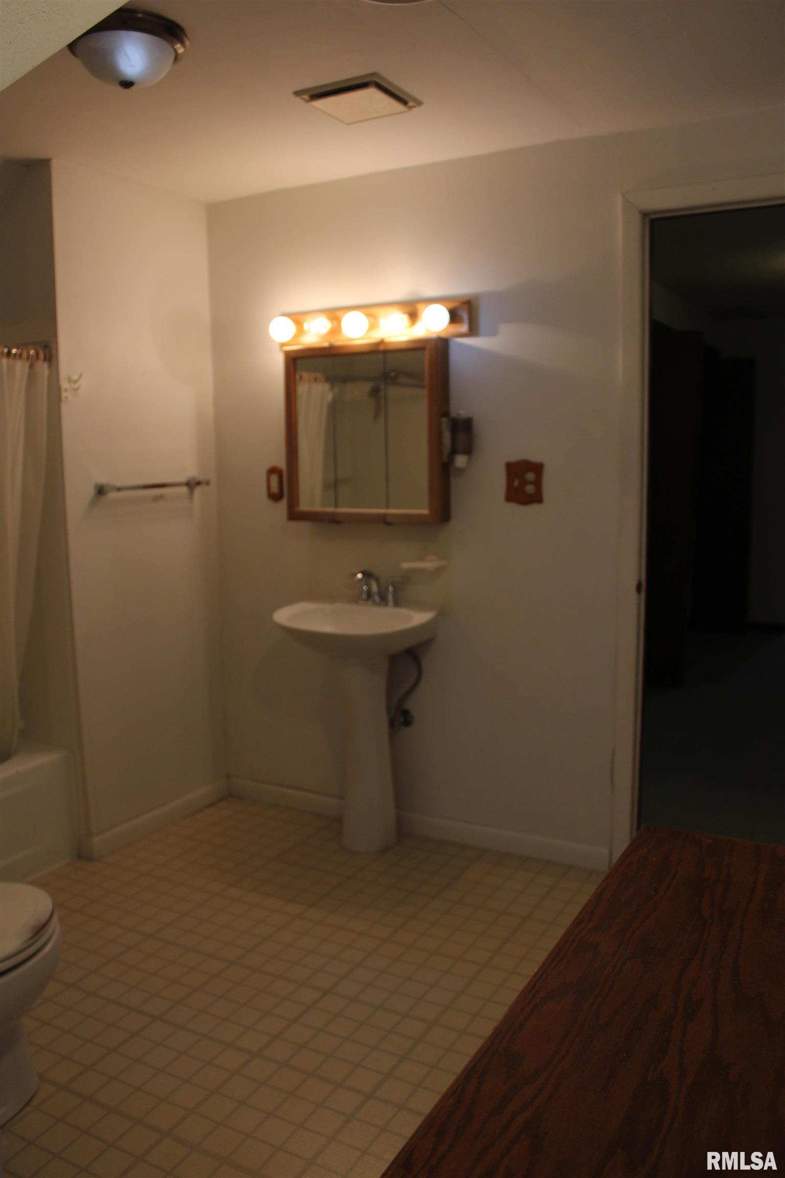 1637 North Stephens Avenue Springfield, IL 62702 - Photo 5 of 24