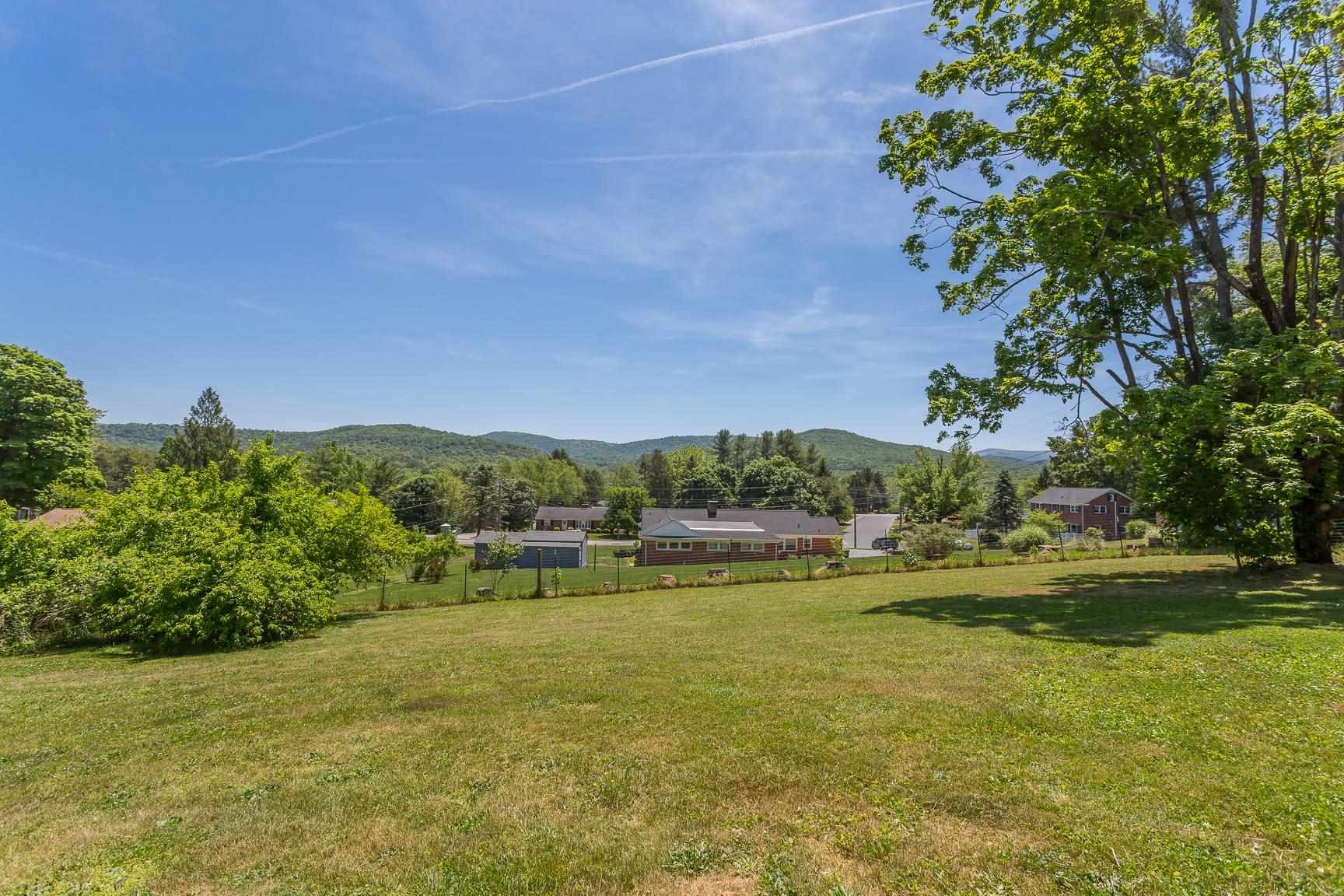 1524 Brunswick Road Waynesboro, VA 22980 - Photo 11 of 71 Gallery Image 11