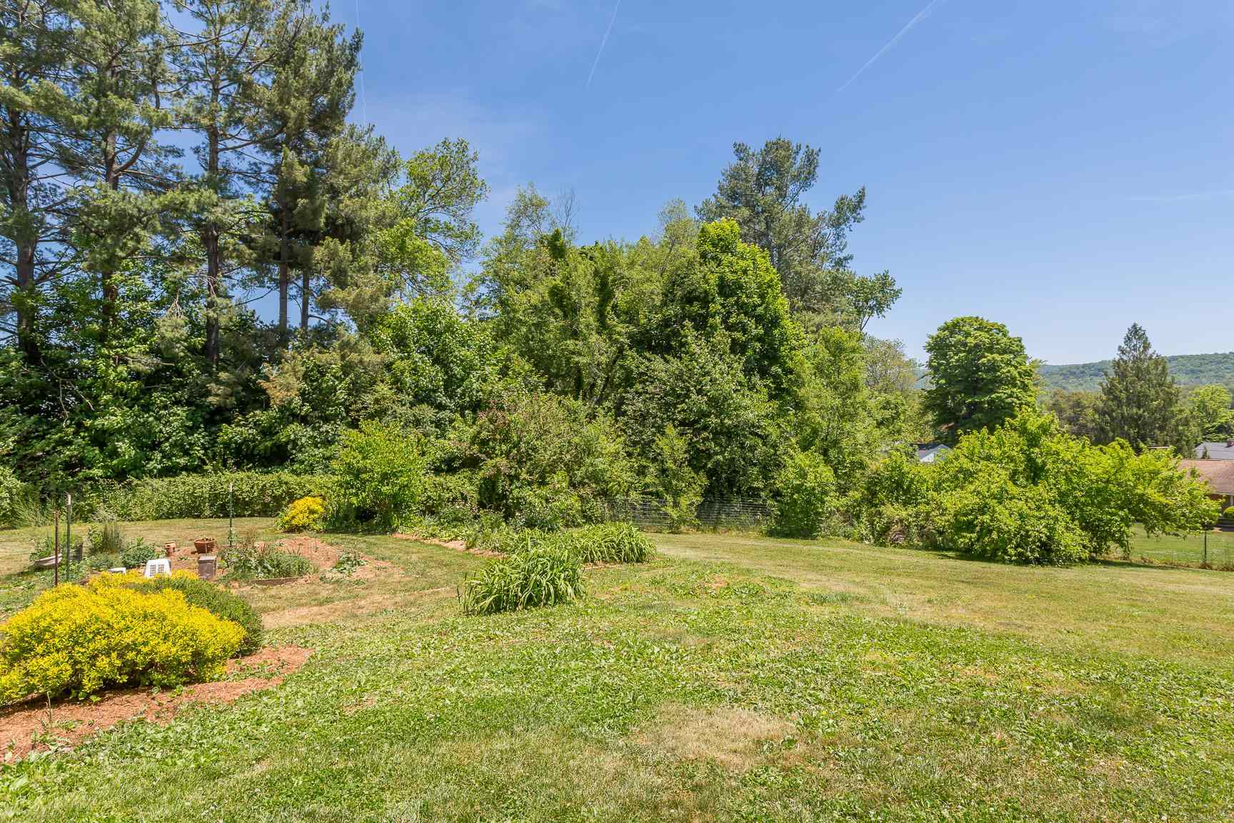 1524 Brunswick Road Waynesboro, VA 22980 - Photo 16 of 71 Gallery Image 16