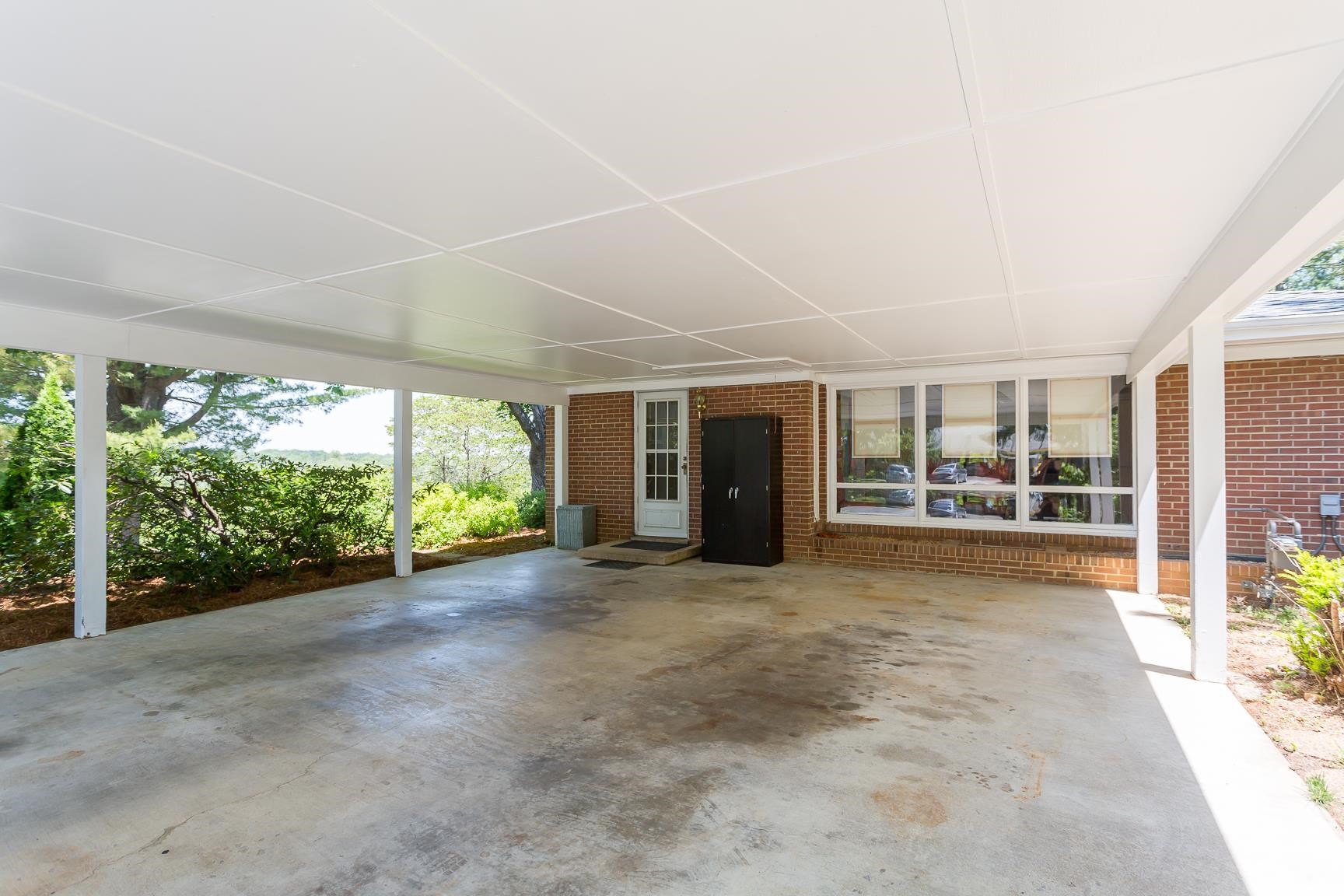 1524 Brunswick Road Waynesboro, VA 22980 - Photo 9 of 71 Gallery Image 9