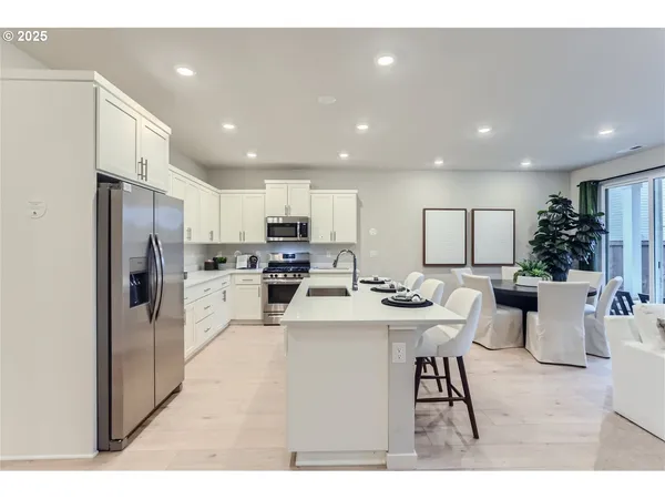 $527,400 | 5723 Edward Court Southeast, Albany, OR 97322