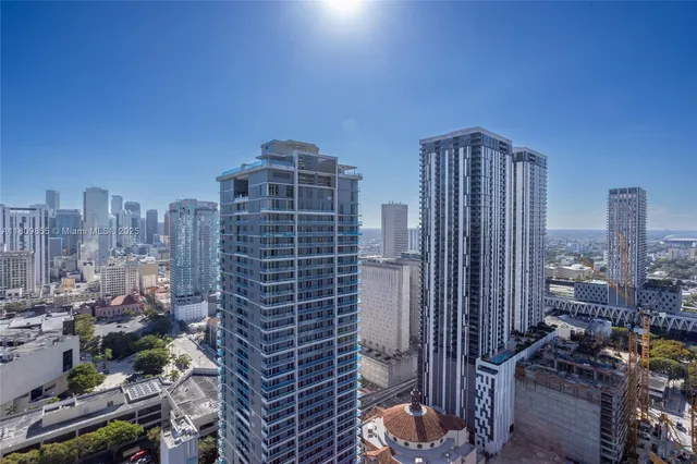 $4,000 | 159 Northeast 6th Street, Unit 3012, Miami, FL 33132