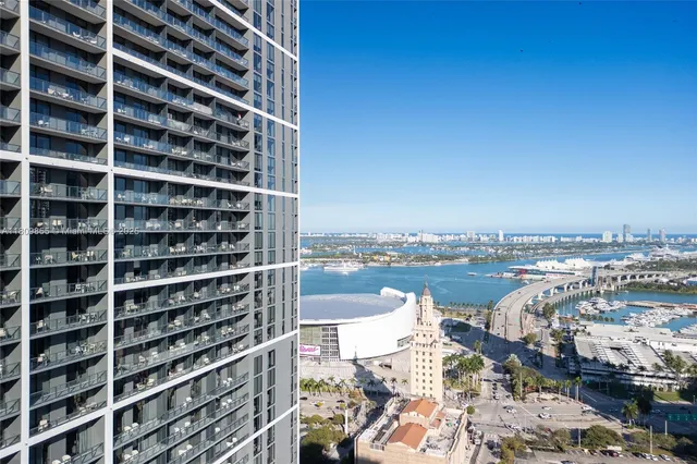 $4,000 | 159 Northeast 6th Street, Unit 3012, Miami, FL 33132