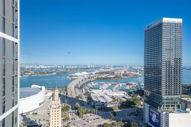 $4,000 | 159 Northeast 6th Street, Unit 3012, Miami, FL 33132