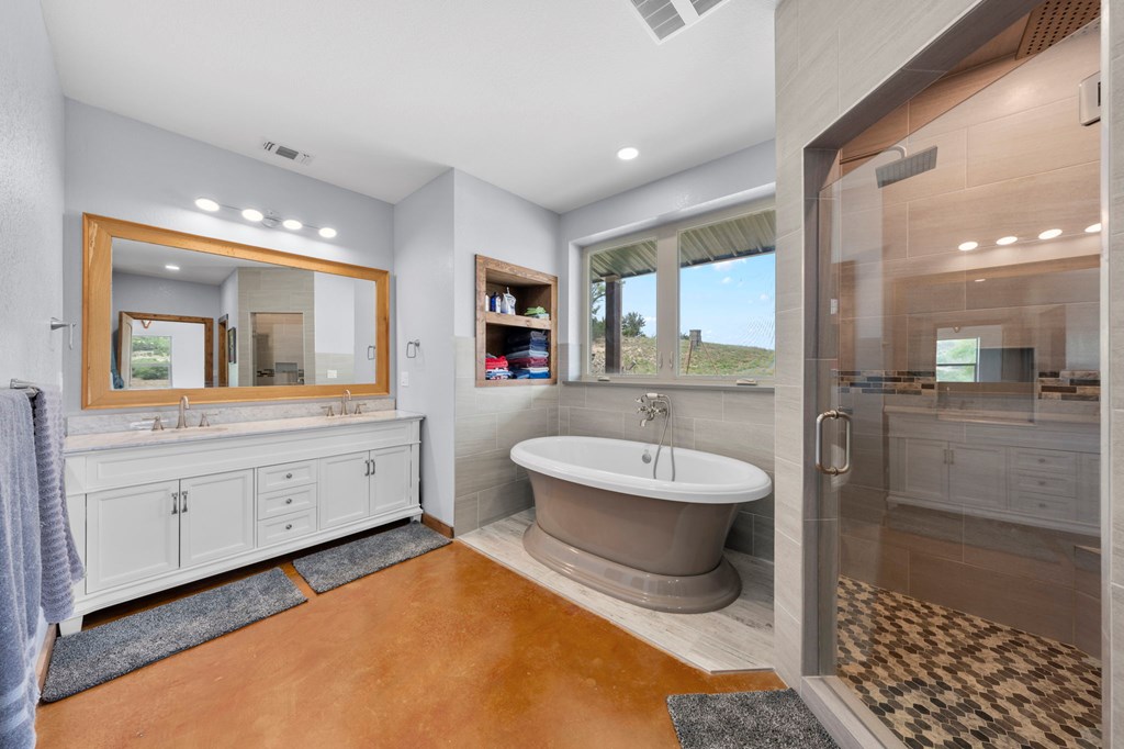 161 Balsly Road East Center Point, TX 78010 - Photo 14 of 31