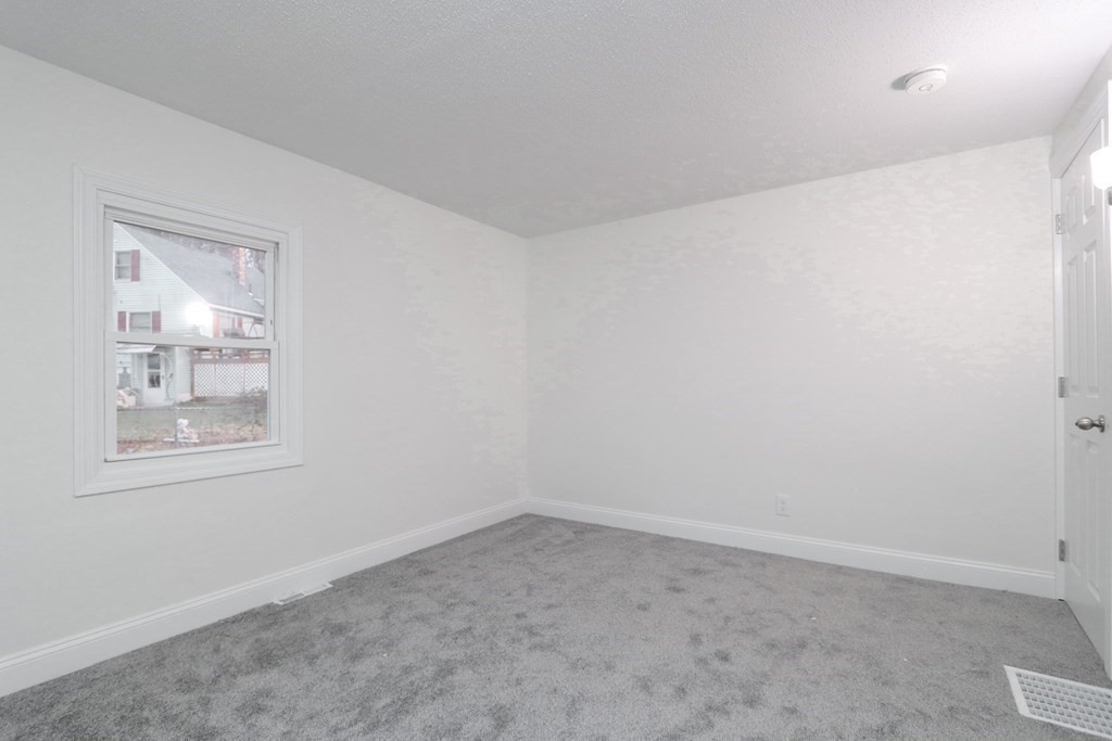 91 Canterbury Road Springfield, MA 01118 - Photo 14 of 33 Gallery Image 14