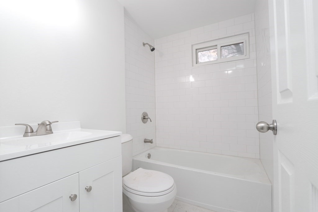 91 Canterbury Road Springfield, MA 01118 - Photo 20 of 33 Gallery Image 20