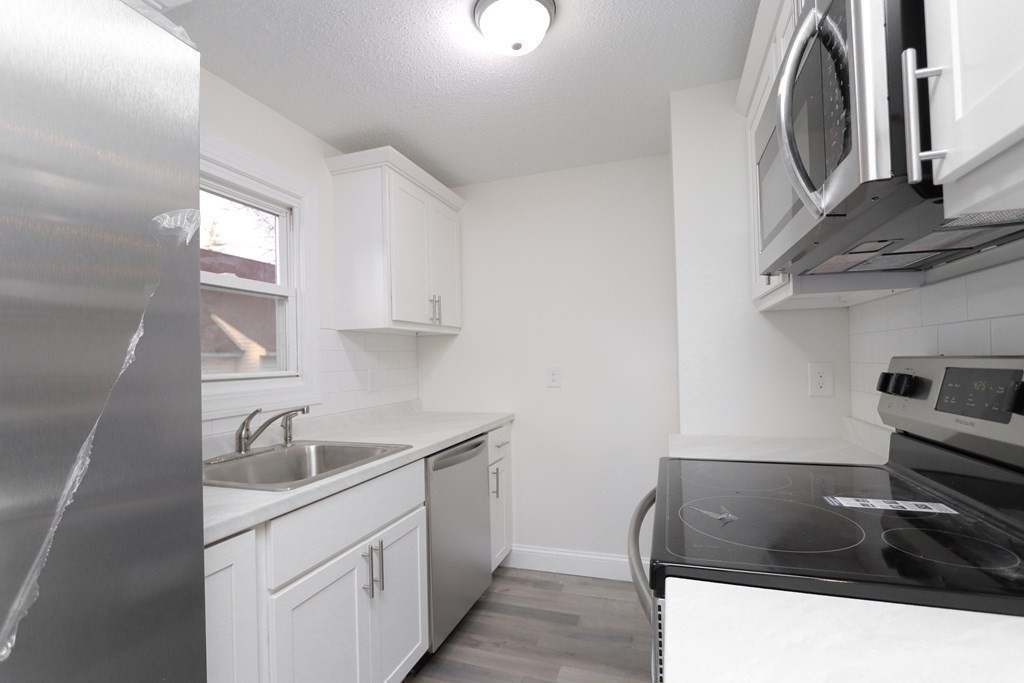 91 Canterbury Road Springfield, MA 01118 - Photo 3 of 33 Gallery Image 3