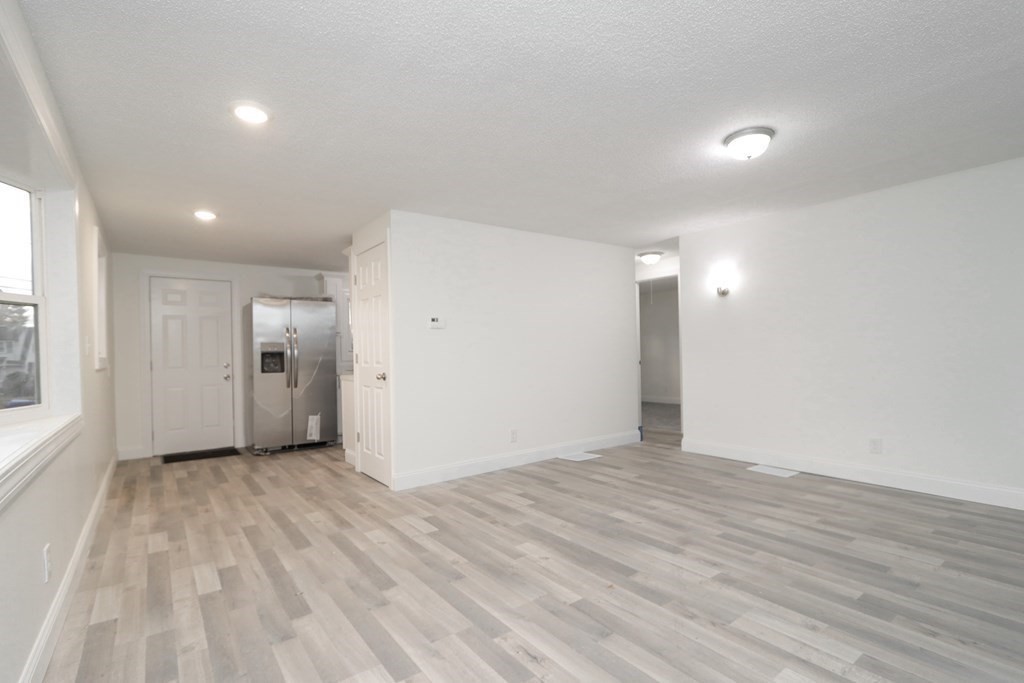 91 Canterbury Road Springfield, MA 01118 - Photo 8 of 33 Gallery Image 8