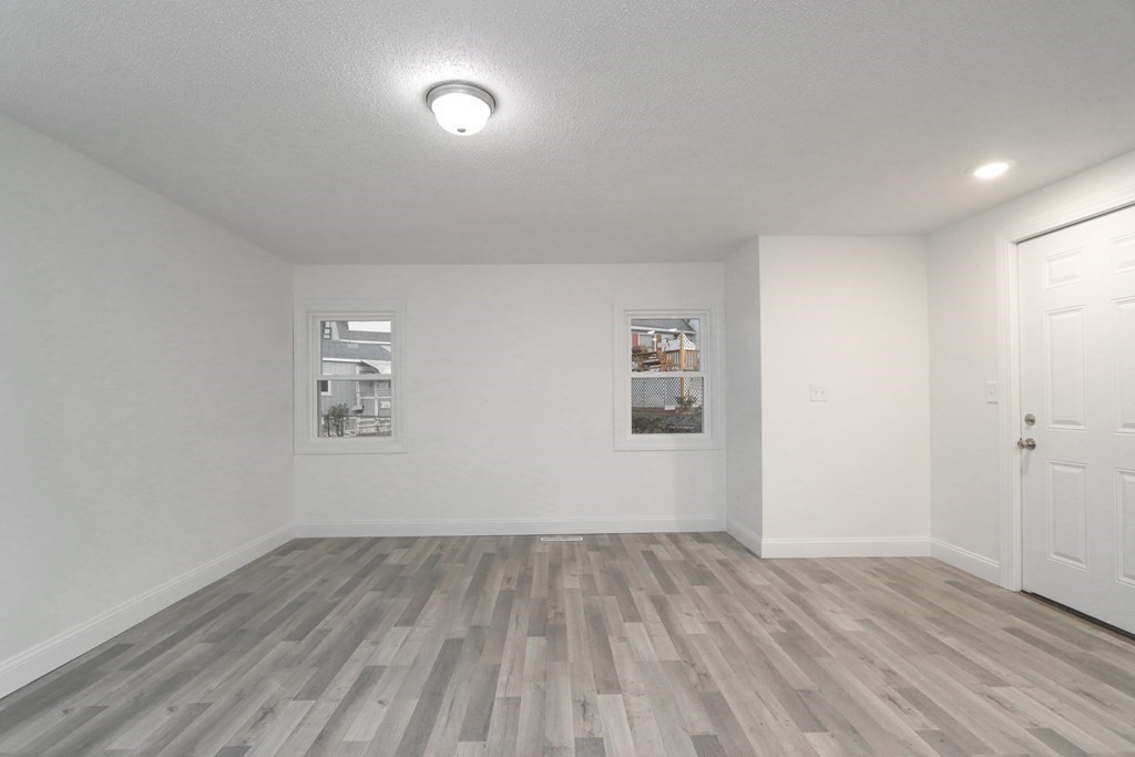 91 Canterbury Road Springfield, MA 01118 - Photo 10 of 33 Gallery Image 10