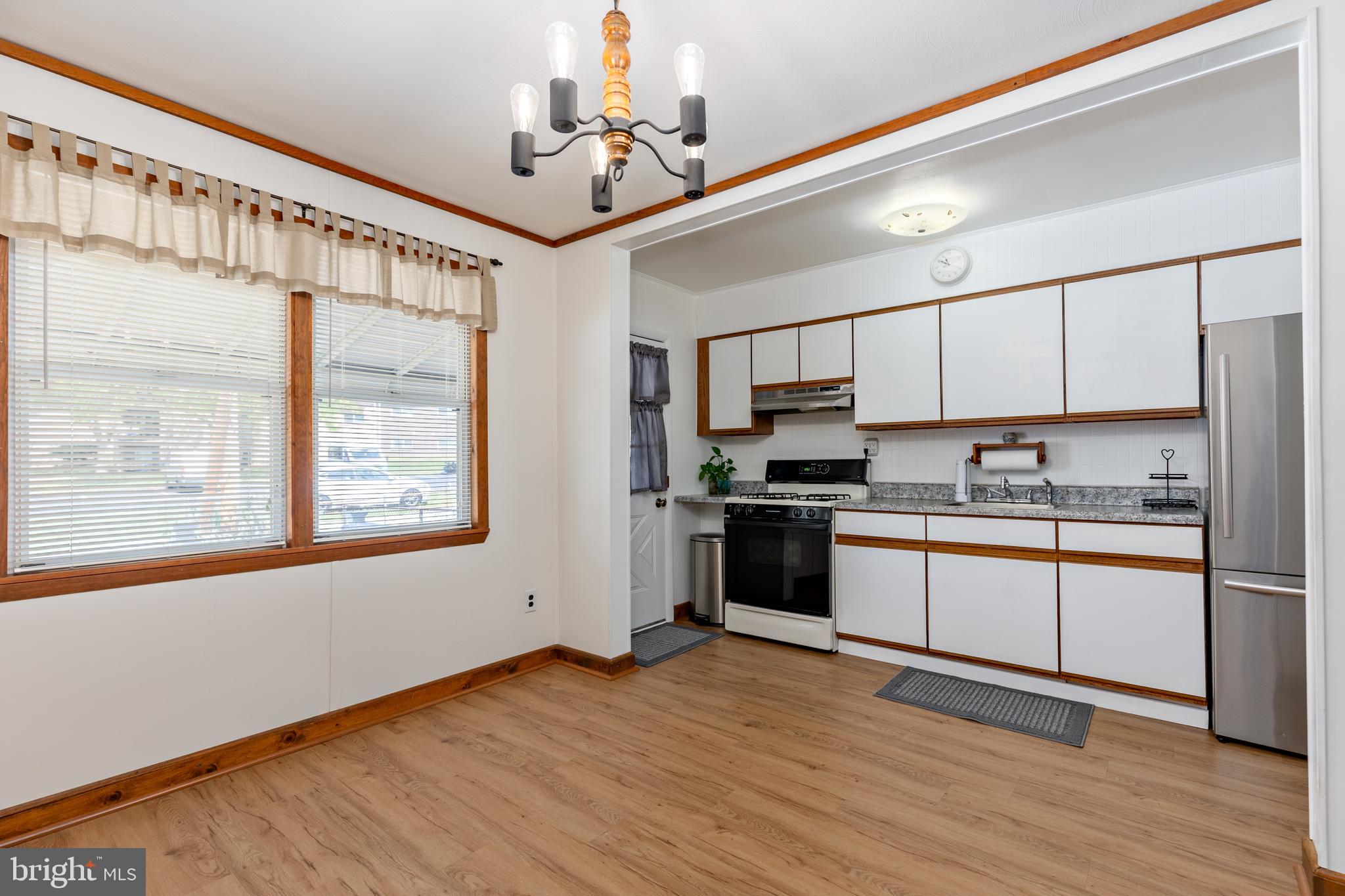 1654 Manor Road Baltimore, MD 21222 - Photo 6 of 43
