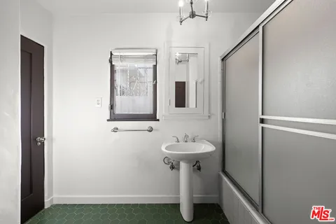 $2,300,000 | 457 North Orange Drive, Los Angeles, CA 90036