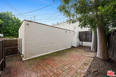 $2,300,000 | 457 North Orange Drive, Los Angeles, CA 90036