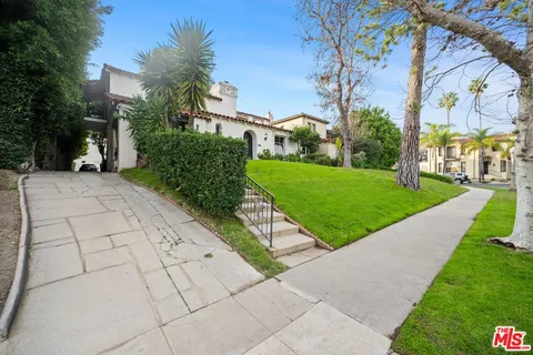$2,300,000 | 457 North Orange Drive, Los Angeles, CA 90036
