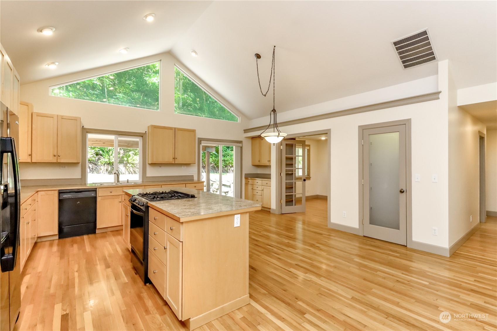26731 Lake Fenwick Road South Kent, WA 98032 - Photo 11 of 28 Gallery Image 11