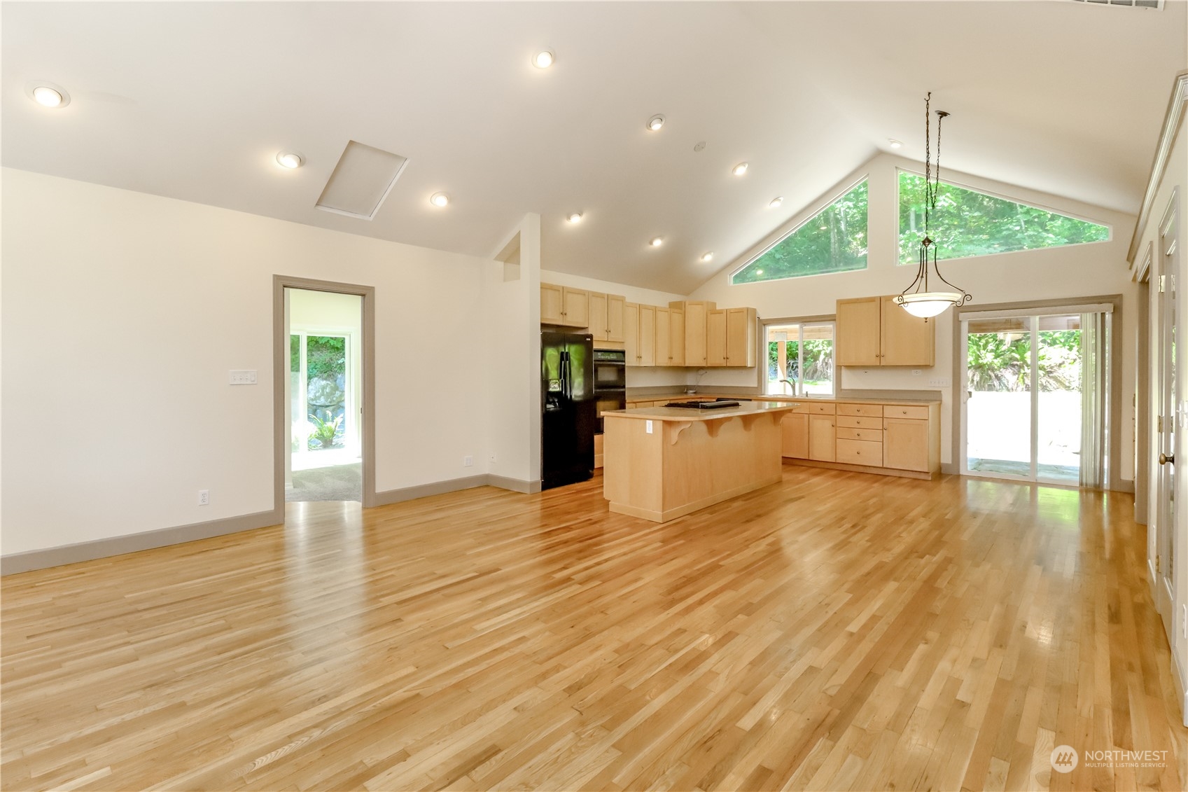 26731 Lake Fenwick Road South Kent, WA 98032 - Photo 8 of 28 Gallery Image 8