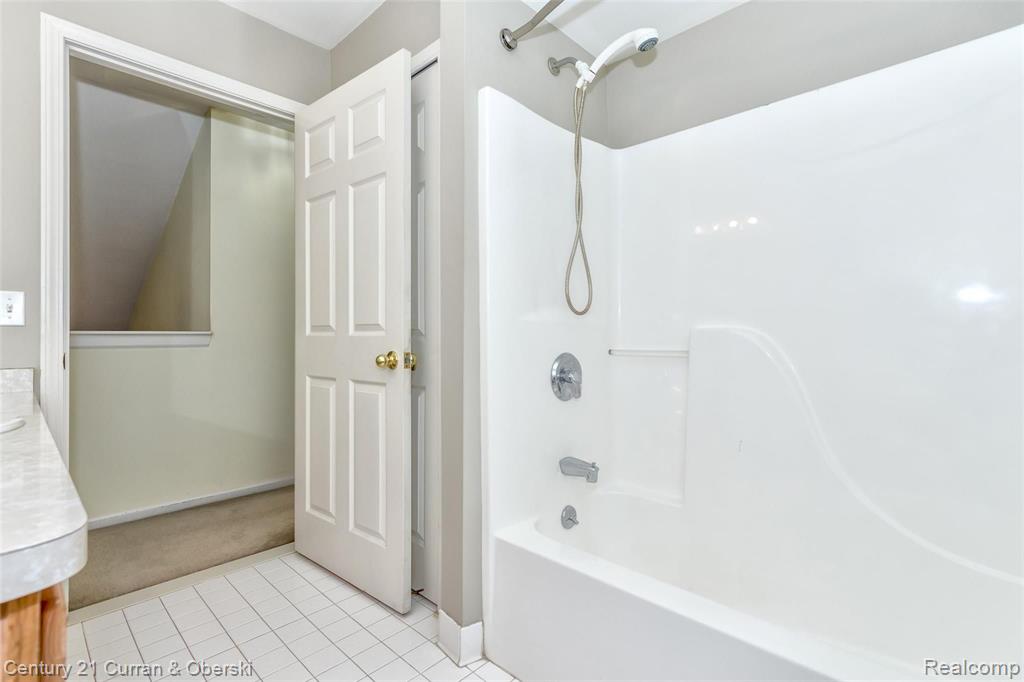 9721 Stark Road Livonia, MI 48150 - Photo 36 of 44