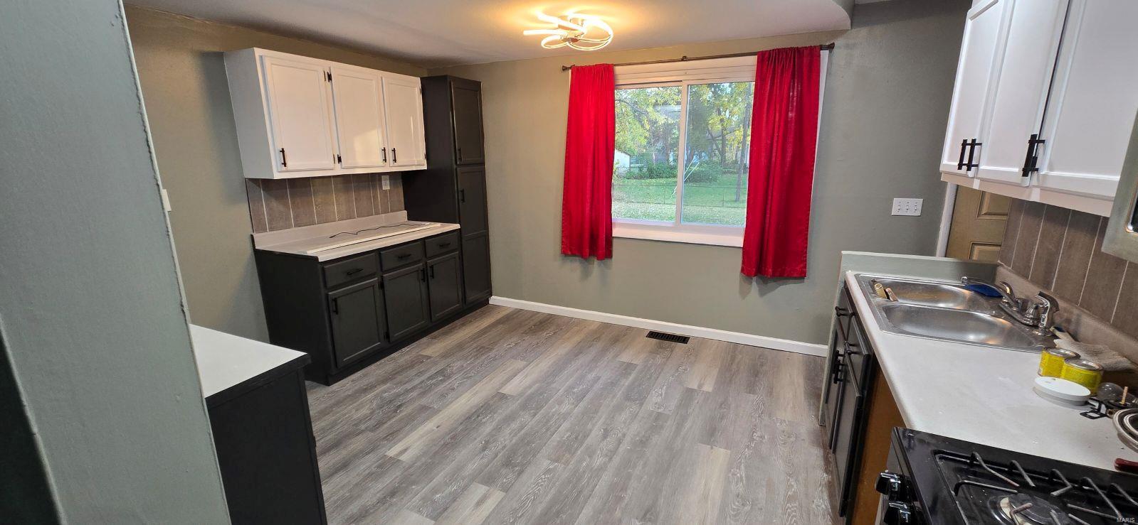 850 Derhake Road Florissant, MO 63033 - Photo 11 of 14 Gallery Image 11