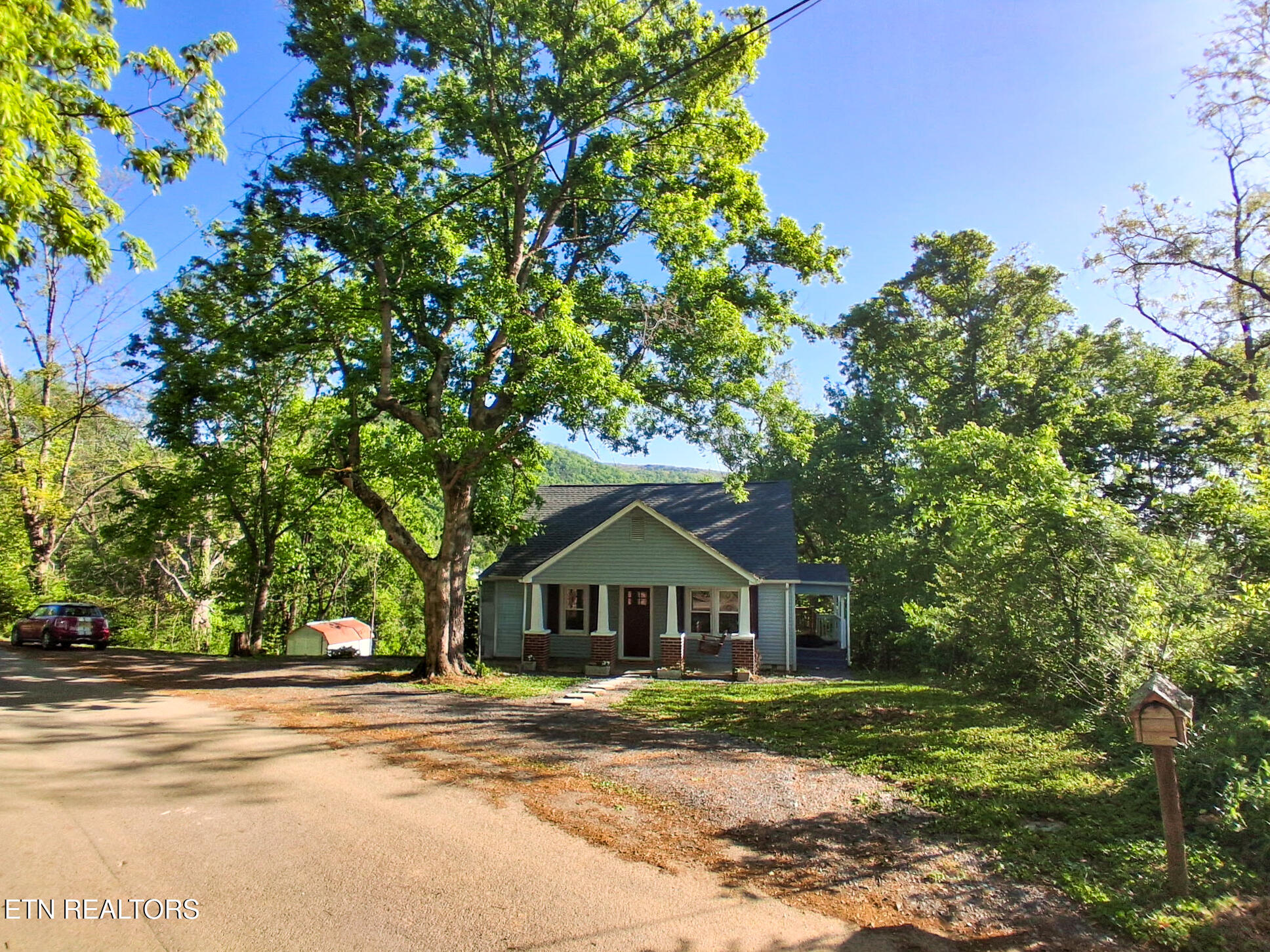 208 Mountain Road Luttrell, TN 37779 - Photo 2 of 16 1717522999285672993