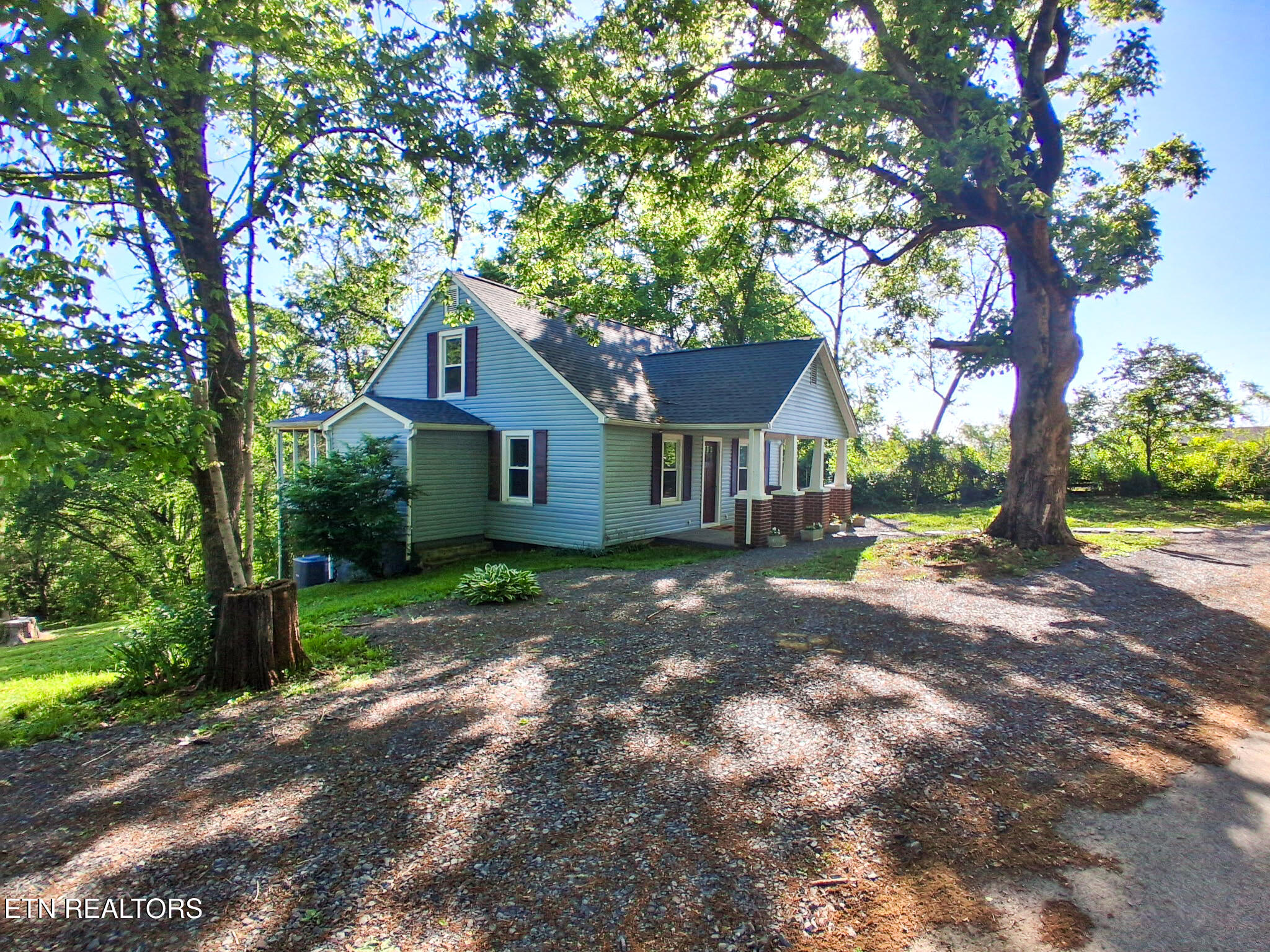 208 Mountain Road Luttrell, TN 37779 - Photo 3 of 16 462519809268705449