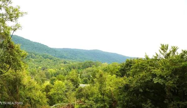$349,900 | 208 Mountain Road, Luttrell, TN 37779