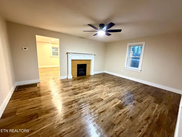 $349,900 | 208 Mountain Road, Luttrell, TN 37779