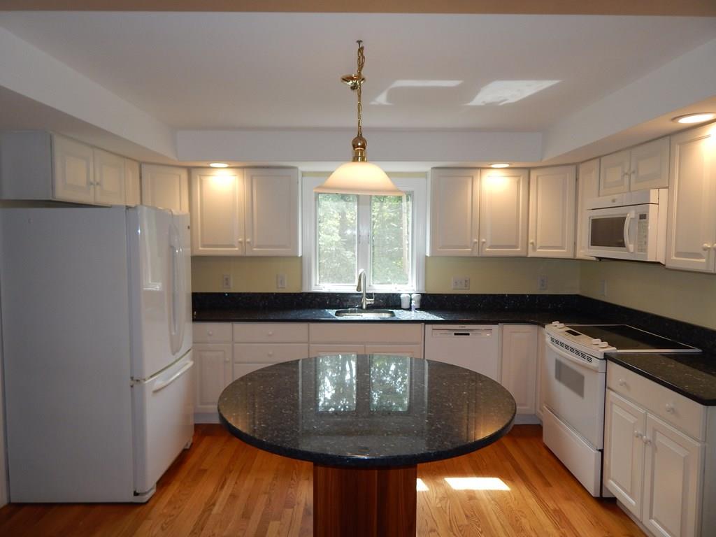 17 Dennison Road Worcester, MA 01609 - Photo 4 of 30 Gallery Image 4