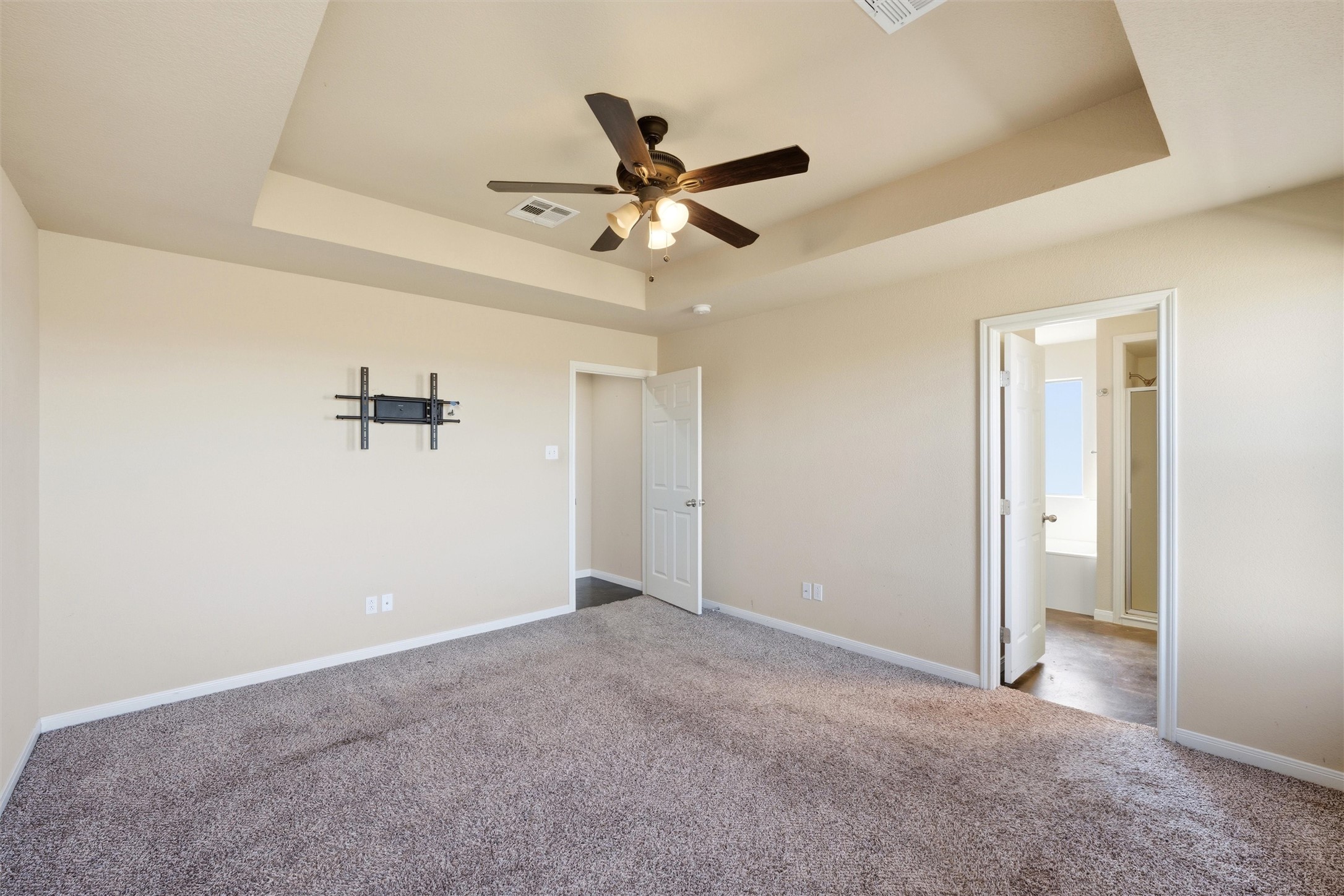 870 Patton Road Valley Mills, TX 76689 - Photo 13 of 29 a view of a ceiling fan with a ceiling fan