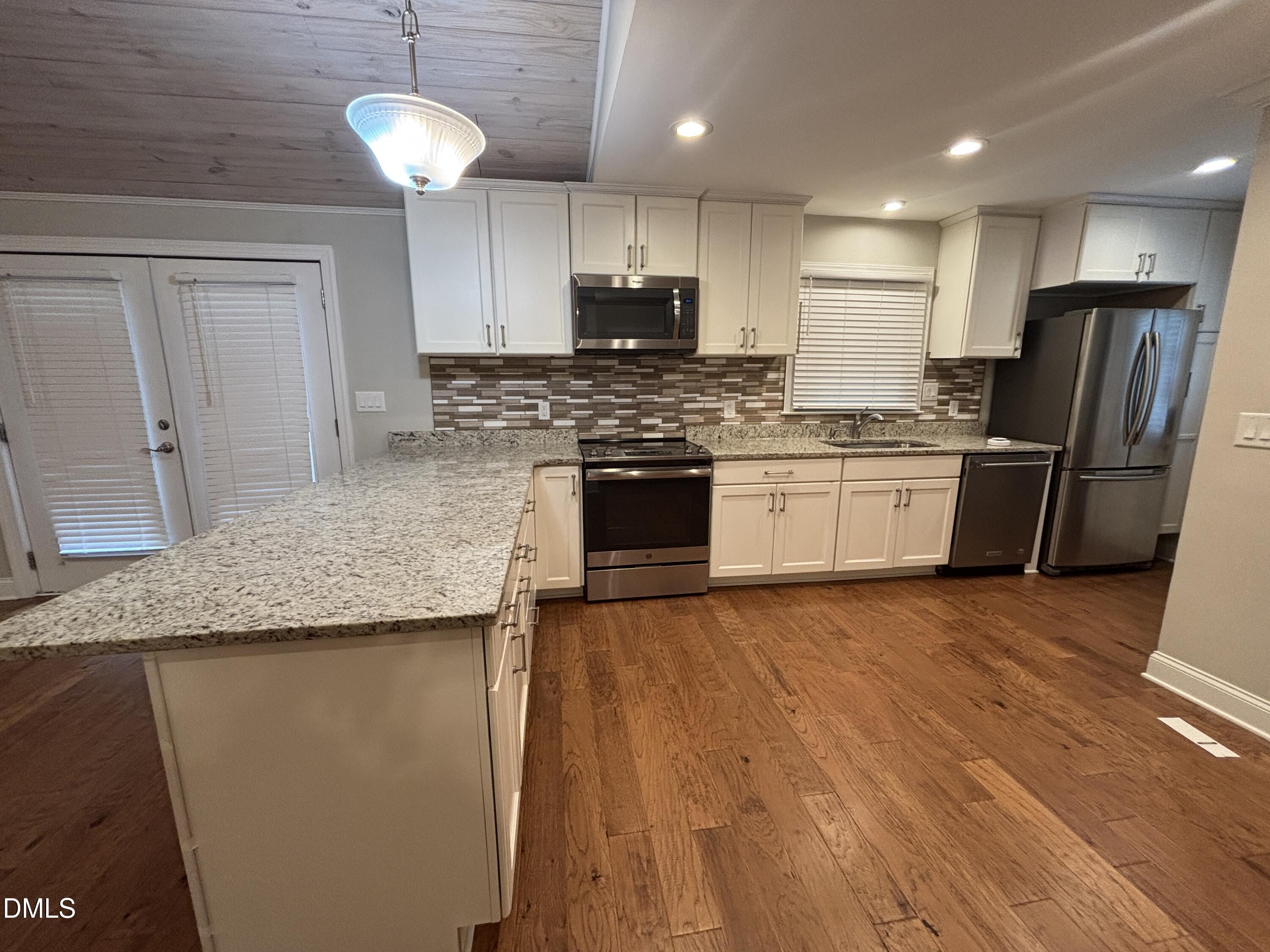 501 Merrie Road Raleigh, NC 27606 - Photo 3 of 63 20260616_142934659_iOS