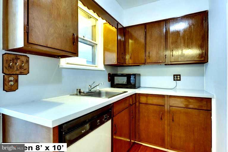 3201 Wayne Road Falls Church, VA 22042 - Photo 13 of 26 Kitchen