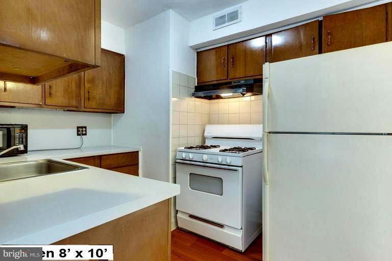 3201 Wayne Road Falls Church, VA 22042 - Photo 14 of 26 Kitchen