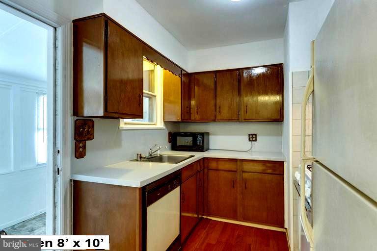 3201 Wayne Road Falls Church, VA 22042 - Photo 15 of 26 Kitchen
