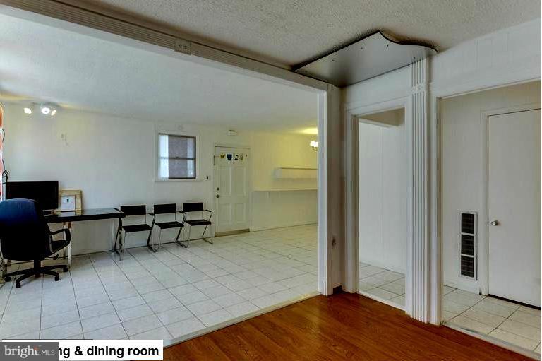 3201 Wayne Road Falls Church, VA 22042 - Photo 20 of 26 Dining Room