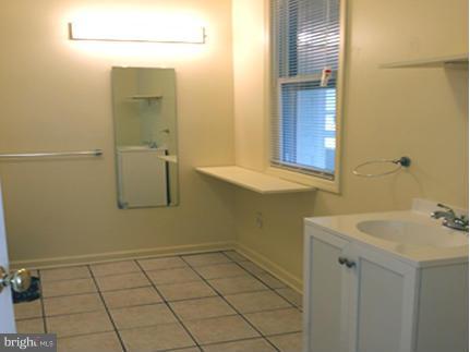 3201 Wayne Road Falls Church, VA 22042 - Photo 7 of 26 Bath