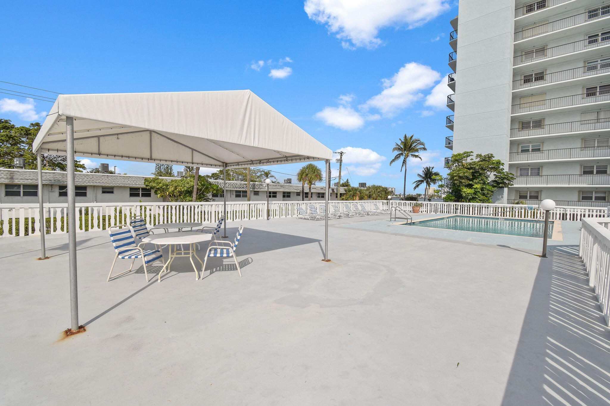3040 Lake Shore Drive, Unit 305 Riviera Beach, FL 33404 - Photo 20 of 24 3040LakeShoreDr#305(31)
