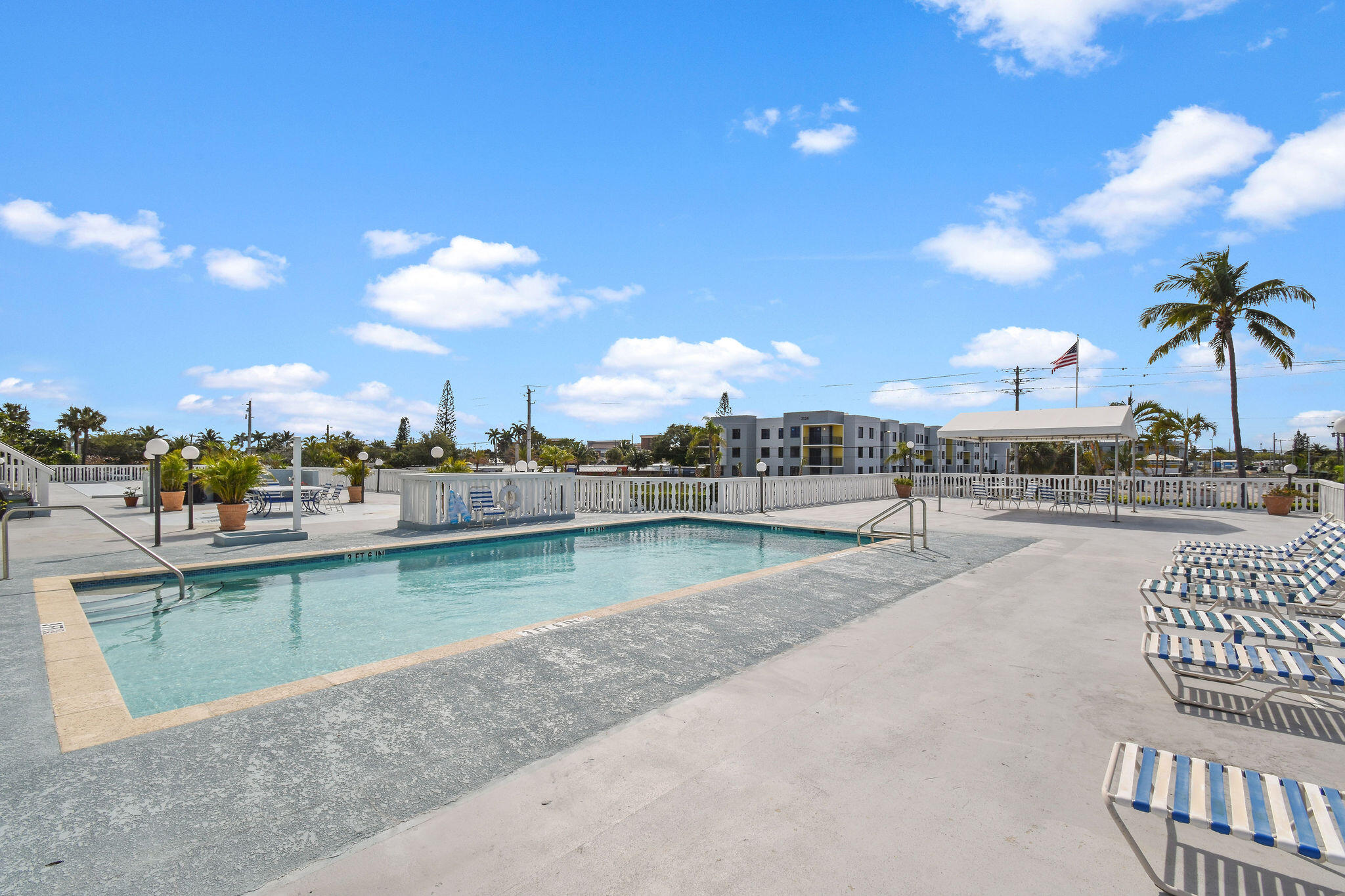 3040 Lake Shore Drive, Unit 305 Riviera Beach, FL 33404 - Photo 22 of 24 3040LakeShoreDr#305(29)