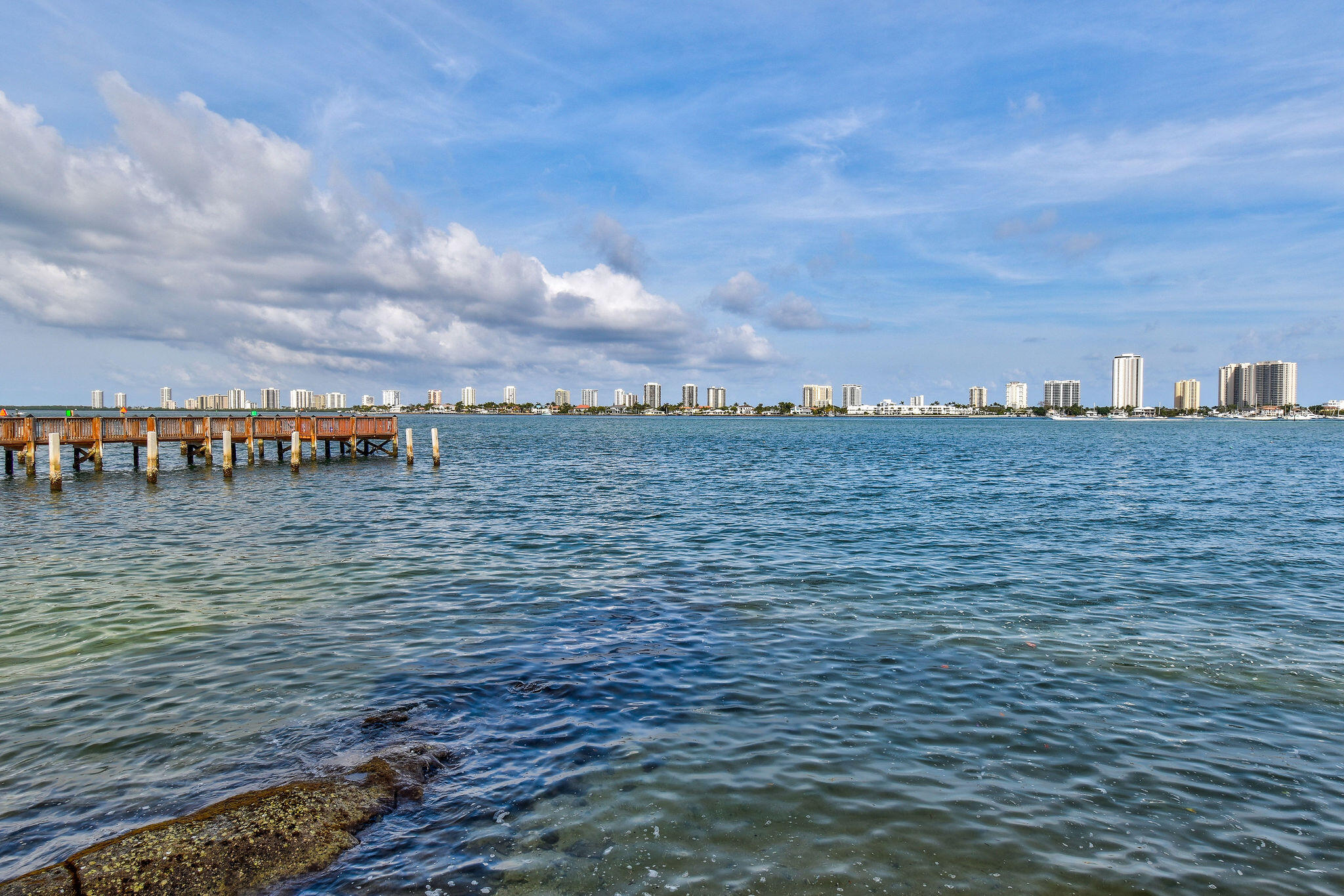 3040 Lake Shore Drive, Unit 305 Riviera Beach, FL 33404 - Photo 5 of 24 LakeHarborCove(23)