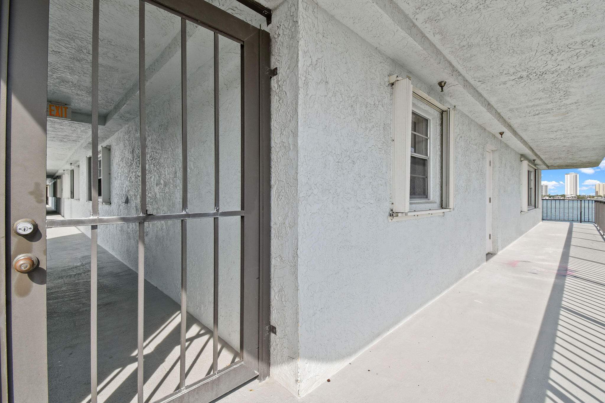 3040 Lake Shore Drive, Unit 305 Riviera Beach, FL 33404 - Photo 7 of 24 3040LakeShoreDr#305(26)