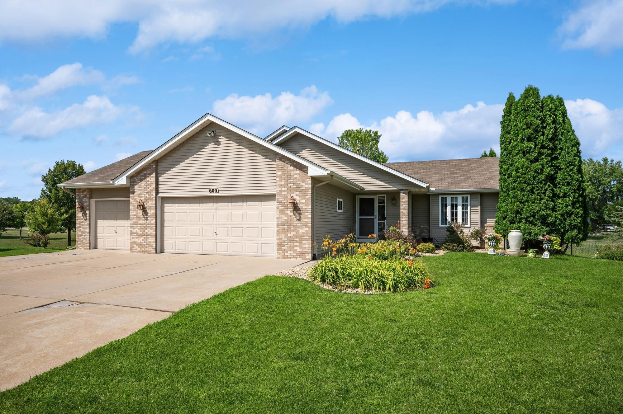 600 Jamie Circle Southwest St. Michael, MN 55376 - Photo 1 of 25