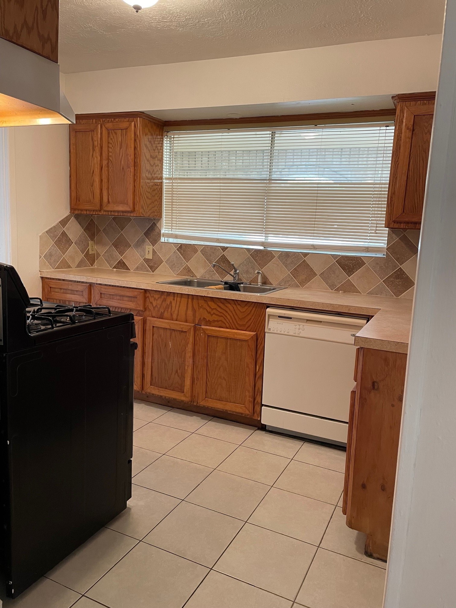 1222 Kappa Street Pasadena, TX 77504 - Photo 2 of 10 Kitchen