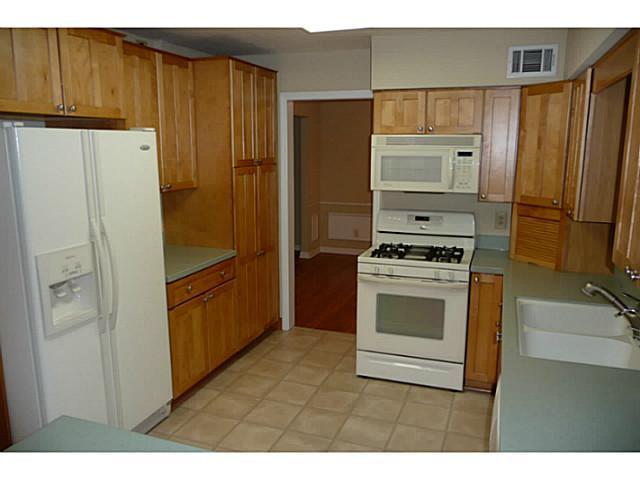 2741 Chester Road Columbus, OH 43221 - Photo 9 of 25