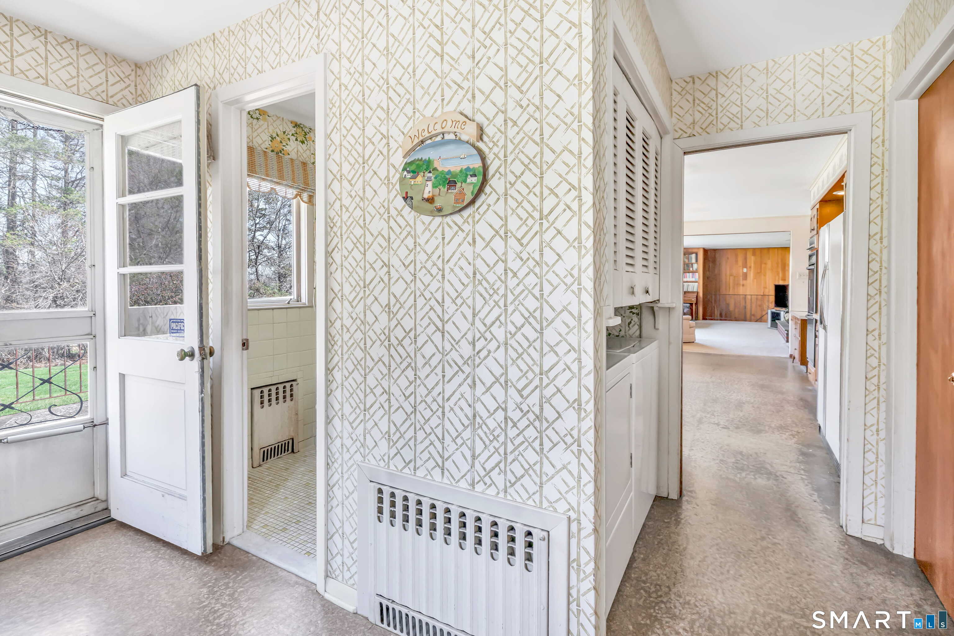 160 Sport Hill Road Easton, CT 06612 - Photo 20 of 40 a view of a hallway with elevator and a window