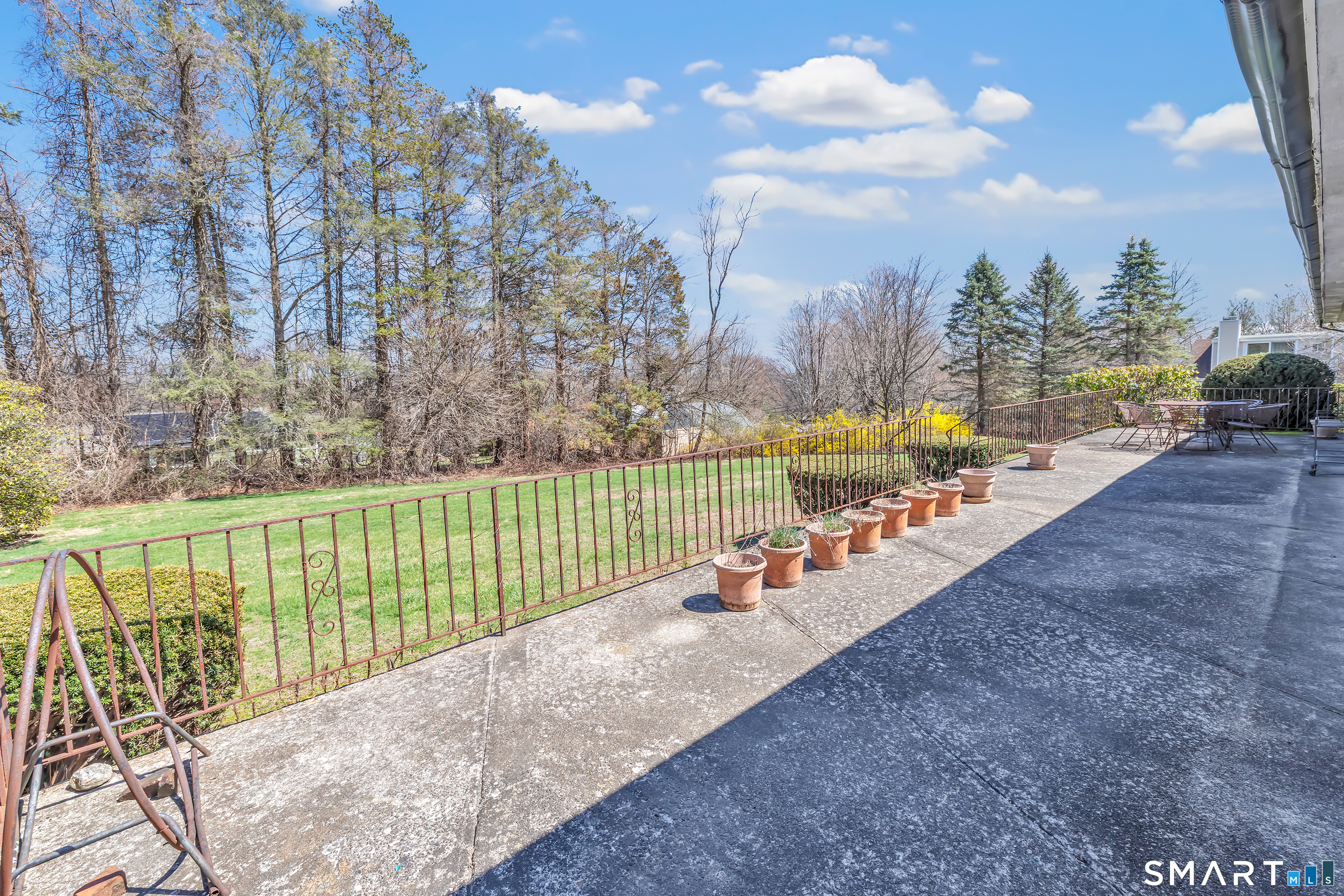 160 Sport Hill Road Easton, CT 06612 - Photo 36 of 40 a view of a garden