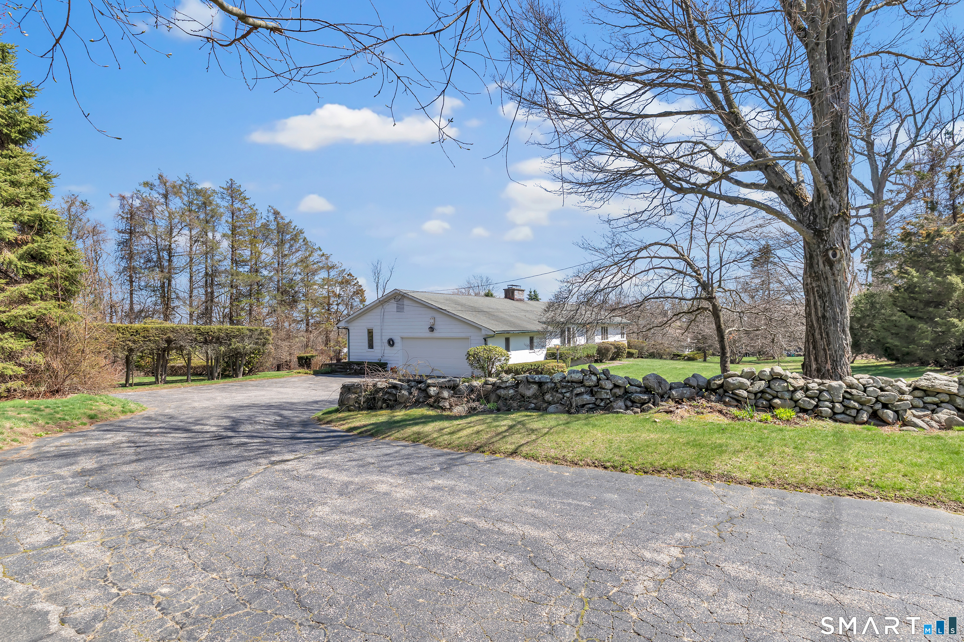 160 Sport Hill Road Easton, CT 06612 - Photo 40 of 40 a view of a house with a yard