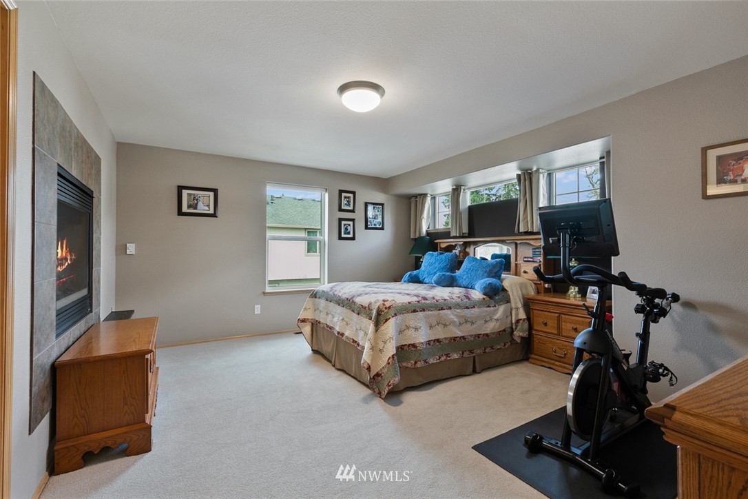 6823 Northeast 1st Place Renton, WA 98059 - Photo 12 of 24