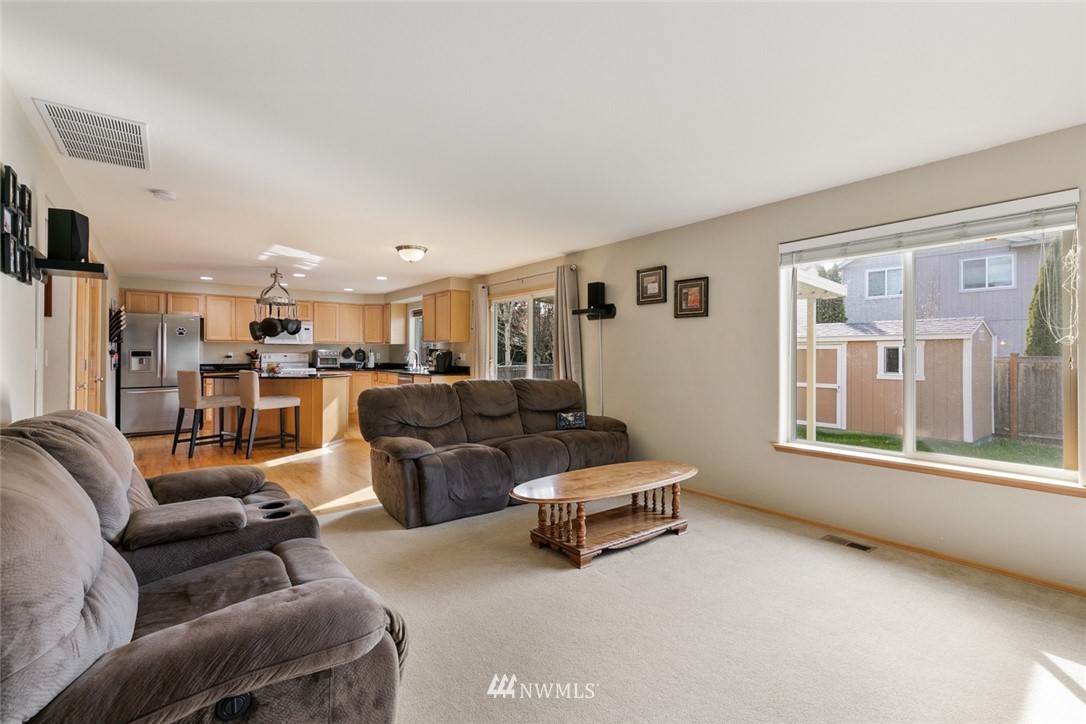 6823 Northeast 1st Place Renton, WA 98059 - Photo 8 of 24