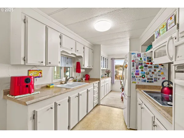 $79,000 | 1800 Lakewood Court, Unit 127, Eugene, OR 97402