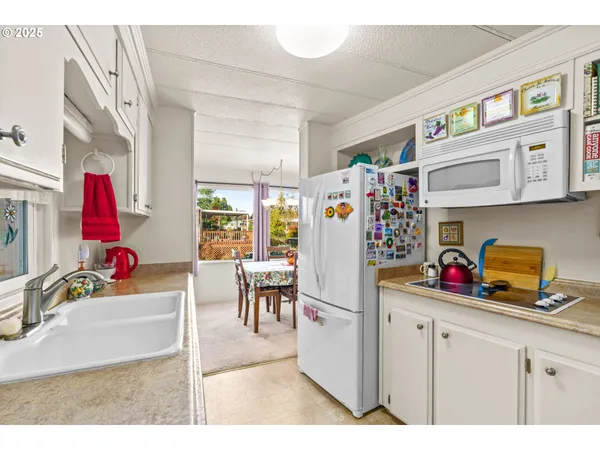 $79,000 | 1800 Lakewood Court, Unit 127, Eugene, OR 97402