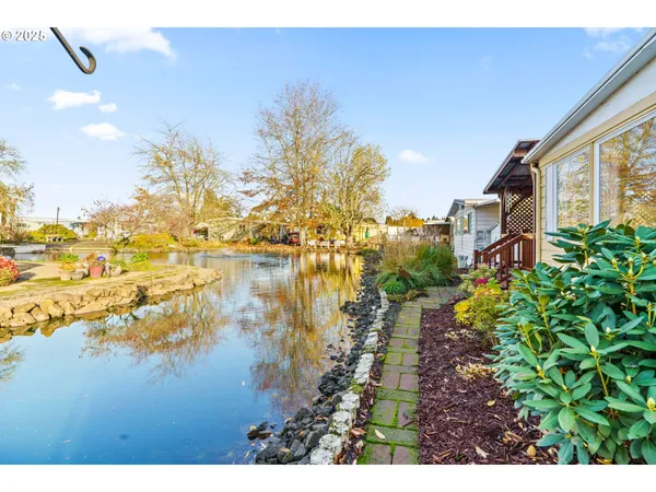 $79,000 | 1800 Lakewood Court, Unit 127, Eugene, OR 97402