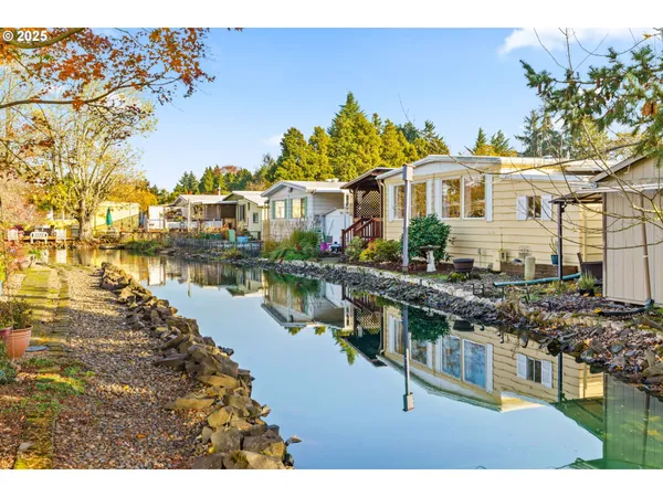 $79,000 | 1800 Lakewood Court, Unit 127, Eugene, OR 97402